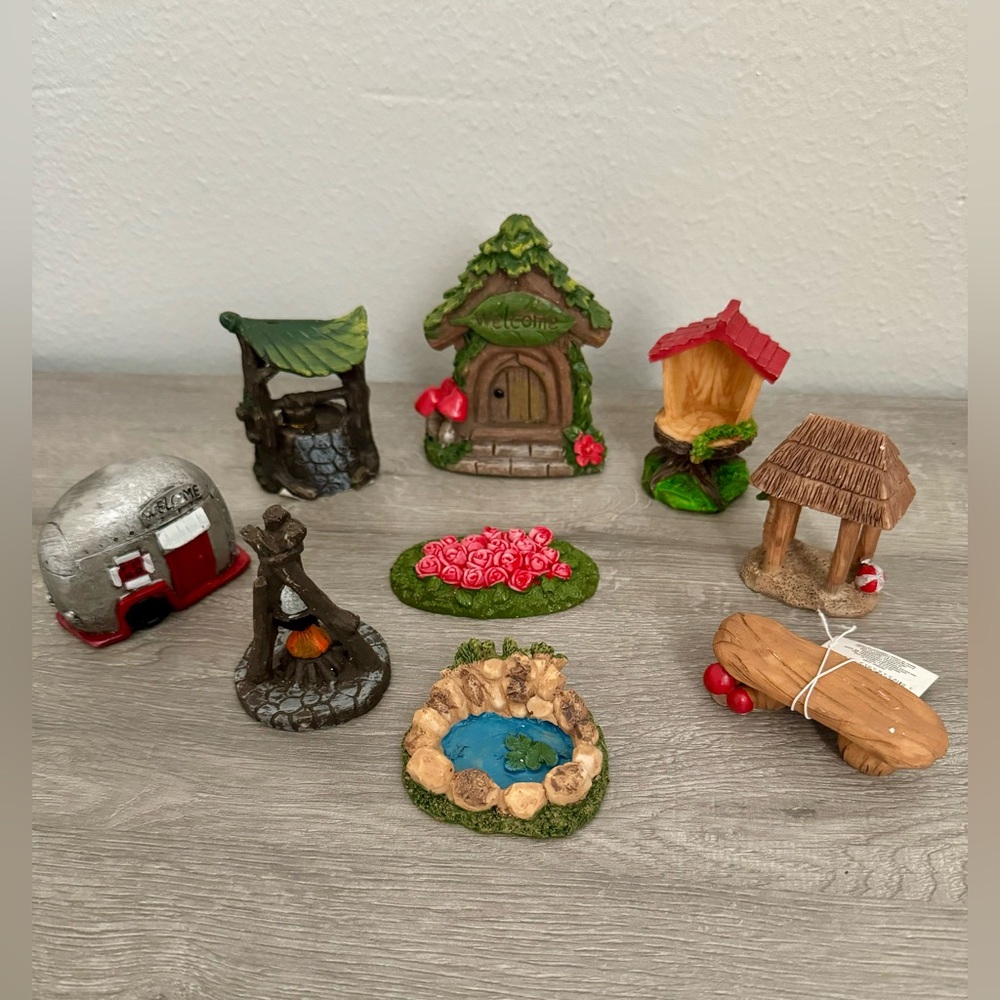 Miniature figures 9 pieces from the magic garden.